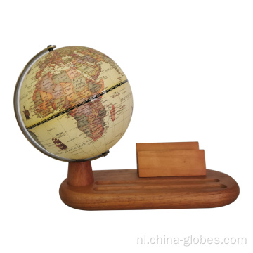 Virtuele antieke wereldbol op houten standaard